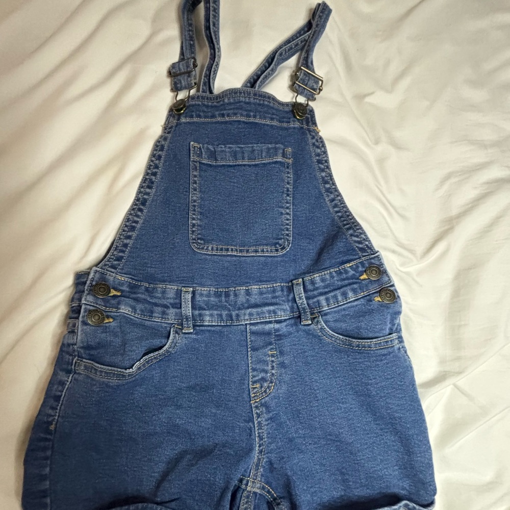 Worn one time, good condition, no stains.